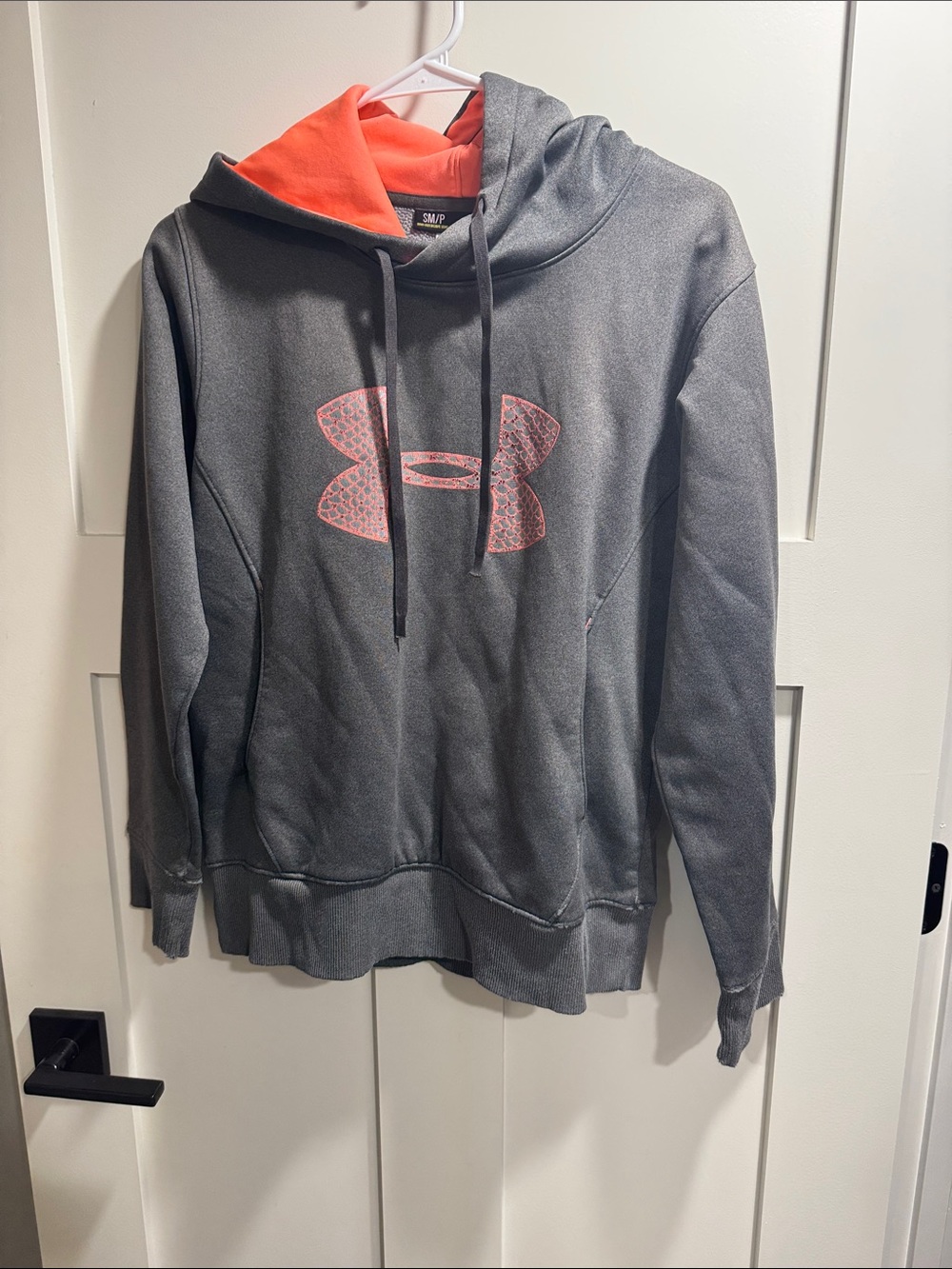 Under Armour Men’s Gray Pullover Hoodie with Coral Lining and Logo